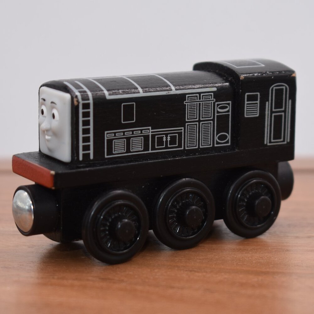 Diesel Y4079 Thomas and Friends Wooden Railway Series Trains Engines 2012 - Picture 2 of 6
